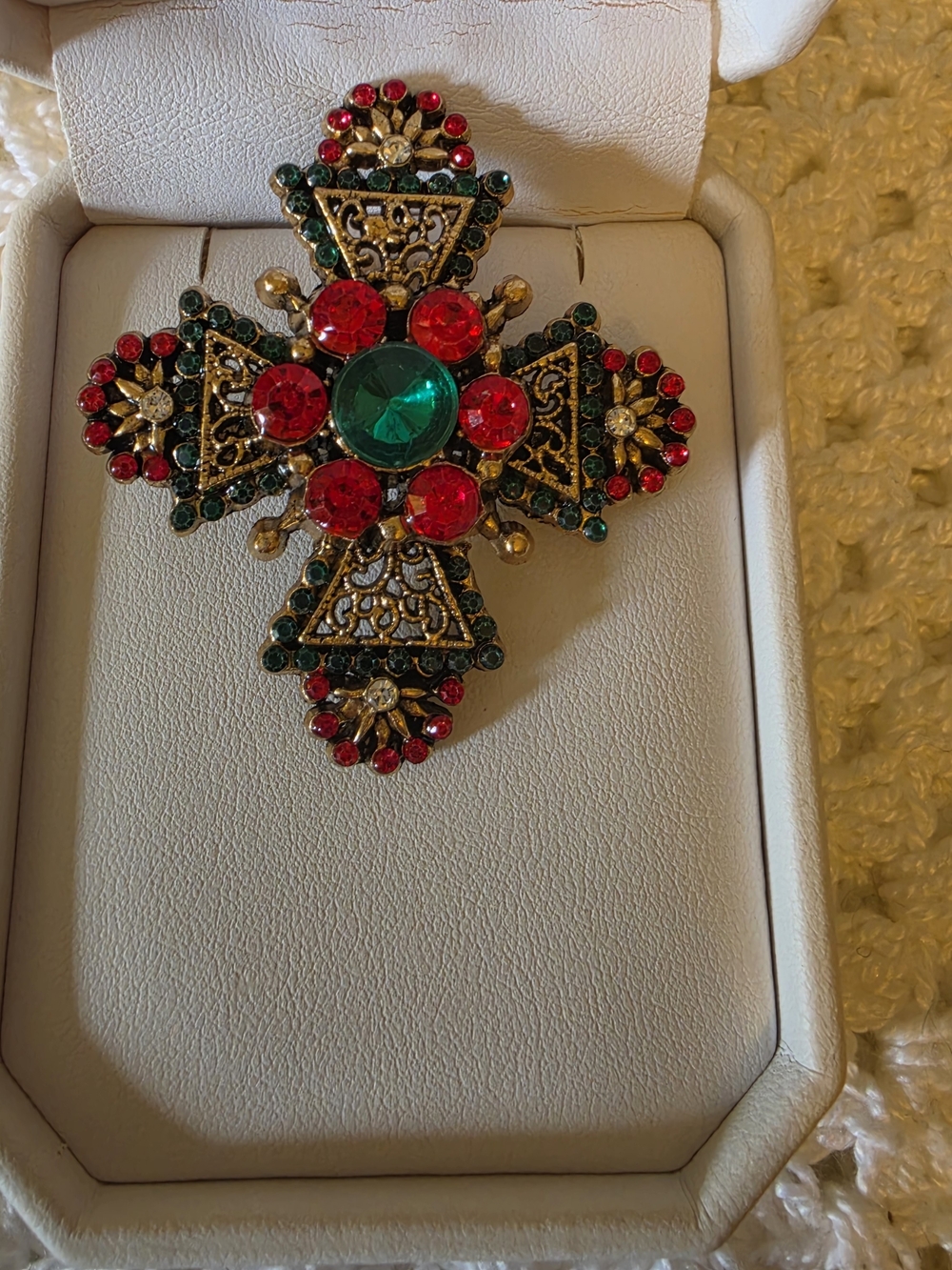 Gold-Tone Red & Green Cross Brooch - Elegant Women's Jewelry
